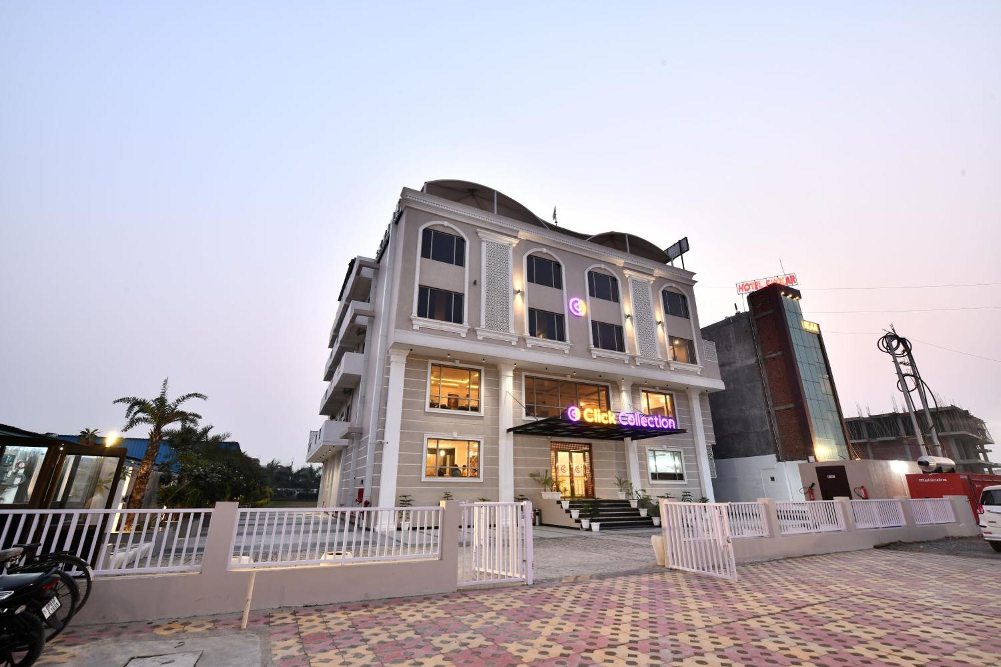Click Collection Grand Gateway Varanasi Exterior photo